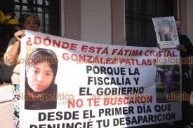 Xalapa, Ver., 10 de diciembre de 2025.- A tres aos de su desaparicin, familiares de Ftima Cristal protestaron afuera del Palacio Municipal para denunciar que su caso est estancado en la Fiscala.
