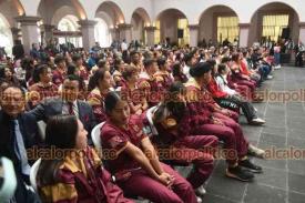 Xalapa, Ver., 15 de diciembre de 2025.- El alcalde Alberto Islas entreg� reconocimientos a deportistas y entrenadores xalape�os.