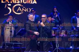 Boca del R�o, Ver., 20 de diciembre de 2025.- Uno de los instantes m�s memorables del concierto en el WTC fue la aparici�n de Luis Enrique ?El Pr�ncipe de la Salsa?, con quien cant� a dueto el tema ?T� no le amas, le temes?.