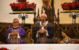 Xalapa, Ver., 21 de diciembre de 2025.- El arzobispo de Xalapa, Jorge Patr�n Wong, ofici� la misa dominical.