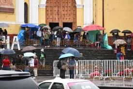 Xalapa, Ver., 22 de diciembre de 2025.- Habitantes de la Capital inician la semana con lluvia. De acuerdo con la Secretar�a de Protecci�n Civil, se espera que esta condici�n persista hasta el jueves.