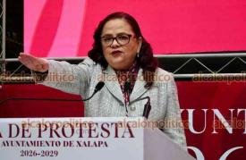 Xalapa, Ver., 31 de diciembre de 2025.- Daniela Griego Ceballos tom� protesta como alcaldesa. En el presidium la acompa�aron la gobernadora Roc�o Nahle Garc�a as� como su equipo de trabajo. Al acto asistieron, entre otros, las titulares de los poderes Legislativo y Judicial, el alcalde saliente, el Rector de la UV y diputados.