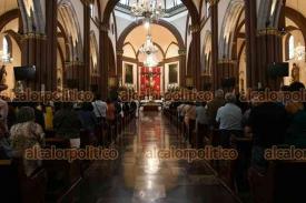 Xalapa, Ver., 4 de enero de 2026.- El arzobispo de Xalapa, Jorge Patr�n Wong, ofici� la misa dominical en Catedral, en donde pidi� por la situaci�n de Venezuela.

