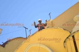 Xalapa, Ver., 6 de enero de 2026.- Por trabajos en la Catedral Metropolitana, se cerr� el paso vehicular en la calle Revoluci�n, entre Enr�quez y Ju�rez. Qued� abierto pasadas las 13:30 horas.