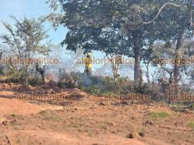 Xalapa, Ver., 9 de enero de 2026.- Bomberos acudieron a atender el incendio de un pastizal en la zona de El Castillo, la tarde de este viernes.