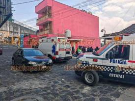  Xalapa, Ver., 10 de enero de 2026.- La tarde de este s�bado, tres integrantes de una familia procedentes de Papantla resultaron lesionadas luego de ser atropelladas dentro de un estacionamiento p�blico ubicado en la intersecci�n de las calles Ferr�n, Zaragoza e Hidalgo, en el centro de Xalapa.
