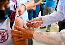 Xalapa, Ver., 29 de enero de 2026.- Para prevenir casos de sarampi�n, en la Telesecundaria ?Jes�s Reyes Heroles?, ubicada en la colonia El Olmo, se instruy� usar cubrebocas y gel antibacterial. Tambi�n hubo vacunaci�n tanto a alumnos como padres de familia.