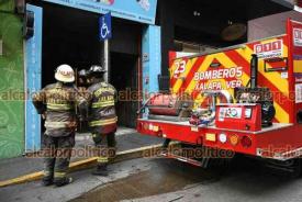 Xalapa, Ver., 4 de febrero de 2026.- Conato de incendio en local comercial de la calle Carrillo Puerto, en la zona Centro. Al lugar acudi� personal de bomberos. 