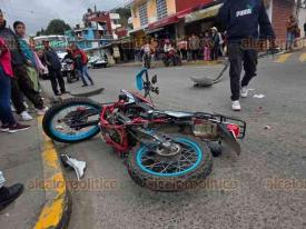 Xalapa, Ver., 5 de febrero de 2026.- Pareja que iba en motocicleta se estrell� con autom�vil en la avenida �bano, esquina con Calle 4, en la colonia Rafael Hern�ndez Ochoa.
