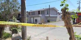 Xalapa, Ver., 17 de febrero de 2026.- En la calle Ignacio Elizondo, casi Miguel Dom�nguez, colonia Revoluci�n, se llev� a cabo un cateo en una vivienda por parte de la Polic�a Ministerial, que fue apoyada por la SSP y Ej�rcito. Se habla de 3 detenidos.