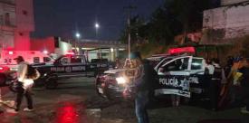 Xalapa, Ver., 17 de febrero de 2026.- La noche de este martes, una patrulla de la Polic�a Municipal y una camioneta de SCT chocaron a la altura de la entrada a Las Trancas. Al lugar acudieron param�dicos, ya que hubo elementos heridos.