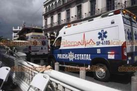 Xalapa, Ver., 24 de febrero de 2026.- Durante la movilizaci�n por alumnos desmayados en el parque Ju�rez, padres se�alaron el mal estado de algunas ambulancias.
