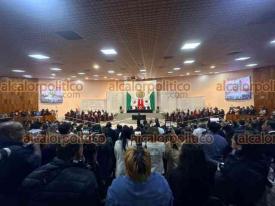 Xalapa, Ver., 25 de febrero de 2026.- El Congreso del Estado entreg� la medalla ?Adolfo Ruiz Cortines? a la activista y atleta paral�mpica Mar�a Luisa Bandala por su lucha por la inclusi�n, la accesibilidad y el deporte adaptado en Veracruz.