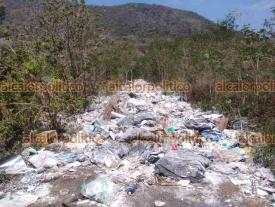 Jalcomulco, Ver., 2 de marzo de 2026.- Habitantes denunciaron un grave foco de contaminaci�n que pone en riesgo la salud de la poblaci�n y la conservaci�n del r�o La Antigua, principal patrimonio natural y motor econ�mico de este destino tur�stico de aventura, por tiradero de basura clandestino.