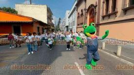 Xalapa, Ver., 7 de marzo de 2026.- Este a�o, el Jard�n de Ni�os ?Esperanza Osorio? conmemora su 80 aniversario. Para celebrarlo, estudiantes, padres de familia y educadoras desfilaron por el centro de la Capital y fueron acompa�ados por la Marching Band Cardenales T�cnica 105.