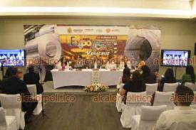 Xalapa, Ver., 9 de marzo de 2026.- El titular de SEDECOP, Ernesto P�rez Astorga, y el secretario de Turismo, Igor Roj�, anunciaron la ?Expo Acero? que se realizar� del 23 al 25 de marzo en el World Trade Center de Boca del R�o.
