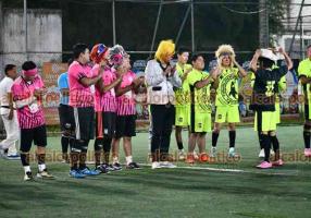 Xalapa, Ver., 11 de marzo de 2026.- Payasos virales de Veracruz y Tamaulipas se enfrentaron en un partido de futbol; Tampico FC derrot� 5-3 a los Veracruzanos Circus FC, la noche de este mi�rcoles.