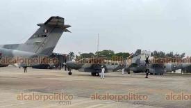 Veracruz, Ver., 15 de marzo de 2026.- La Secretar�a de Marina (Semar) conmemor� este domingo el centenario de la Aviaci�n Naval Mexicana. Organiz� recorridos protocolarios y exhibiciones a�reas, en la Base Aeronaval de Las Bajadas. Asistieron la goberadora Roc�o Nahle, mandos de la Armada de M�xico y personal militar.