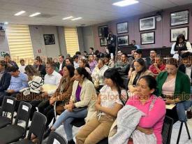 Xalapa, Ver., 19 de marzo de 2026.- Ciudadanos de Altotonga arribaron al Congreso del Estado donde denunciaron que el alcalde Juan Pablo Becerra Hern�ndez est� interviniendo en la elecci�n de agentes municipales.
