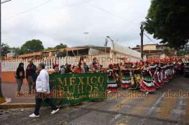 Xalapa, Ver., 22 de marzo de 2026.- Para celebrar su 20 aniversario, la B�hos Marching Band de la Escuela Secundaria T�cnica n�mero 3 desfil� este domingo por calles de la Capital.
