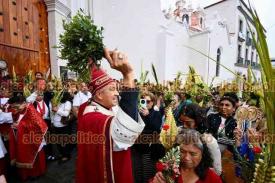 Xalapa, Ver., 29 de marzo de 2026.- El arzobispo de Xalapa, Jorge Patr�n Wong, llev� a cabo la bendici�n de ramos a creyentes que se dieron cita en la Catedral Metropolitana.
