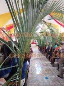 Xalapa, Ver., 29 de marzo de 2026.- Lleno de palmas y feligreses luci� este d�a la parroquia de Todos los Santos de esta capital, con motivo de la celebraci�n del Domingo de Ramos. Presidi� el presbiterio El�as Soto. 
