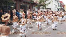 Xalapa, Ver., 29 de marzo de 2026.- Como parte del Festival Internacional del Folklore que inici� este fin de semana, delegaciones de Espa�a, Colombia, Serbia, Chile y las Islas Cook participaron en un desfile.
