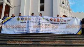 Xalapa, Ver., 30 de marzo de 2026.- Personal de Salud se manifest� en la Plaza Lerdo para exigir cumplimiento a las condiciones de trabajo. Tambi�n piden informaci�n acerca de la transici�n al sistema IMSS-Bienestar.