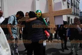 Xalapa, Ver., 30 de marzo de 2026.- Como es tradici�n, el Ecologista Universal inici� su Viacrucis hacia Laguna Verde, parando antes en la Catedral Metropolitana para recibir la bendici�n.