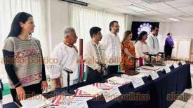 Papantla, Ver., 10 de abril de 2026.- El ministro presidente de la SCJN, Hugo Aguilar Ortiz, encabez� el inicio del programa de la Defensor�a P�blica Electoral del TEPJF junto al presidente, Gilberto B�tiz; integrantes del �rgano de administraci�n judicial y Guadalupe Simbr�n Garc�a, director del Centro de las Artes ind�genas. Representantes ind�genas hicieron un ritual para el �xito.