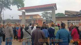 Xalapa, Ver., 12 de abril de 2026.- Este domingo, habitantes de la localidad de Chiltoyac mostraron su inconformidad previo a la instalaci�n de casilla para la elecci�n de agente municipal. Se�alan una posible imposici�n de candidato, exigen nuevas convocatorias para que puedan elegir libremente y que no haya 