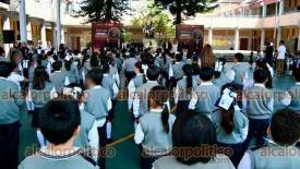 Xalapa, Ver., 17 abril de 2026.- Con ceremonia conmemorativa celebraron el 122 aniversario luctuoso de Enrique Conrado R�bsamen, en las instalaciones de la primaria que lleva su nombre.