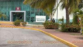 Boca del R�o, Ver., 20 de abril de 2026.- En el Hospital de este municipio, personal se uni� a la protesta en el Estado y pide que se garantice el abasto suficiente y de calidad de insumos m�dicos.