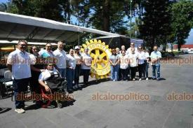 Xalapa, Ver., 28 de abril de 2026.- En el parque Ju�rez, el Club Rotario realiza jornada ?Ench�lame la silla? para reparar hasta 90 sillas de ruedas.

