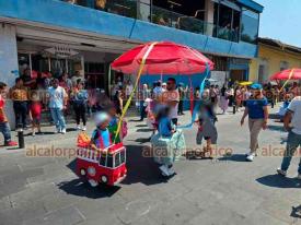 Orizaba, Ver., 5 de mayo de 2026.- este martes, bajo un intenso sol, desfilaron m�s de 10 mil estudiantes de 55 instituciones educativas para conmemorar la Batalla de Puebla. Los alumnos presentaron vistosos cuadros deportivos a lo largo del recorrido.