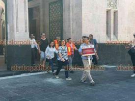 Xalapa, Ver., 6 de mayo de 2026.- Edificios de Gobierno, escuelas y comercios del Centro de la Capital se sumaron al Primer Simulacro Nacional de Sismo 2026, desalojando a su personal.