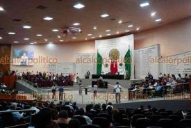 Xalapa, Ver., 7 de mayo de 2026.- Este jueves, en la s�ptima sesi�n ordinaria del segundo a�o de ejercicio constitucional MORENA present� iniciativas para reformar la Ley del Caf� Veracruzano y la Ley Org�nica del Municipio Libre. El anuncio de sanciones econ�micas no asust� a legisladores faltistas, pues algunas curules estaban vac�as.
