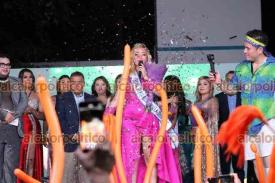 Banderilla, Ver., 11 de mayo de 2026.- Entre porras, batucadas y muestras de apoyo por parte de familiares y amigos, la noche del domingo Zuleima I fue elegida como la m�xima representante de la Expo Feria, en medio de un ambiente festivo y de celebraci�n.
