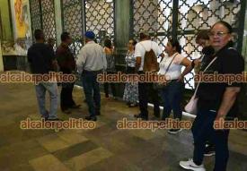 Xalapa, Ver., 11 de mayo de 2026.- Miembros de la asociaci�n civil ?La Leyenda de Chucho el Roto? se manifestaron en CFE y en Palacio de Gobierno para exigir atenci�n inmediata ante apagones en distintos municipios.
