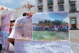 Xalapa, Ver., 12 de mayo de 2026.- Pescadores de Tonal�, municipio de Agua Dulce, volvieron a manifestarse en la Plaza Lerdo. Acusan que no han atendido sus peticiones como les prometieron.
