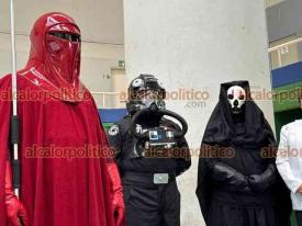 Xalapa, Ver., 16 de mayo de 2026.- En el Nido del Halc�n se instal� la 6ta Convenci�n de C�mics, Manga, Videojuegos y Coleccionables, en beneficio de los programas de la Fundaci�n UV.
