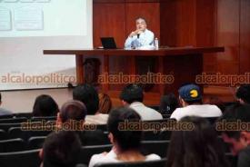 Xalapa, Ver., 23 de mayo de 2026.- En la Facultad de Derecho UV, el magistrado presidente del TEV, Gilberto Constituyente Salazar Ceballos, imparti� la conferencia ?Tribunal Electoral del Estado de Veracruz: estructura, funcionamiento y aspectos generales?.