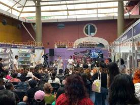 Xalapa, Ver., 23 de mayo de 2026.- En unidad de Artes UV se llev� a cabo la presentaci�n del libro y lectura dramatizada de ?Cuando el hielo hable, seguiremos siendo osos polares?, de Fernanda Edith Toral.