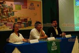 Xalapa, Ver., 26 de mayo de 2026.- Como parte de la FILU 2026, en hotel del Centro continu� por segundo d�a el 8vo. Foro Editorial. Los promotores de la lectura Carlos Rojas y Carlos Puebla presentaron: ?Leer con los o�dos: las posibilidades de la lectura? y ?El audiolibro como apoyo a la educaci�n?.