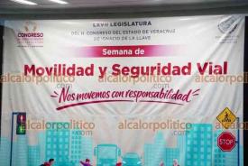 Xalapa, Ver., 27 de mayo de 2026.- Como parte de las actividades de la Semana de Movilidad y Seguridad, el Congreso organiz� la conferencia ?Respeto Mutuo: Peatones, Ciclistas, Motos, Autos?. Participaron los diputados Juan Tress y Valeria M�ndez, adem�s del presidente del motoclub ?Rompiendo Reglas? y Abelardo Aiza.
