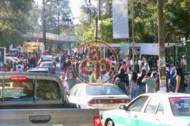 Xalapa, Ver., 31 de mayo de 2026.- Largas filas de j�venes aspirantes se observan nuevamente este domingo, en el segundo d�a de aplicaci�n del examen de admisi�n en la Universidad Veracruzana.
