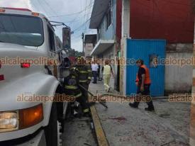 Banderilla, Ver., 1� de junio de 2026.- Explosi�n de tanque de gas desat� incendio en vivienda de la calle Cuauht�moc, en el Centro, movilizando a cuerpos de emergencia.
