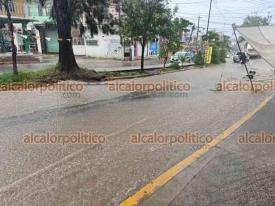 Xalapa, Ver., 1� de junio de 2026.- La lluvia de este lunes dej� anegamientos en algunas zonas de la ciudad, como en alrededores del rastro de San Bruno y en Camino Antiguo a Naolinco.