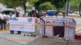 Xalapa, Ver., 2 de junio de 2026.- Integrantes de la Alianza Nacional de Jubilados se manifestaron frente al Poder Judicial de la Federaci�n para exigir sea respetada su pensi�n.
