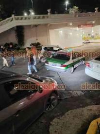 Xalapa, Ver., 2 de junio de 2026.- Al anochecer de este martes, dos taxis chocaron a la entrada del Viaducto del Parque Ju�rez; los da�os fueron m�nimos y s�lo complicaron la vialidad en ese importante crucero.